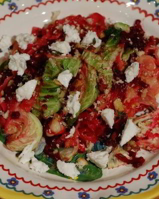 Паста со свеклой и савойской капустой