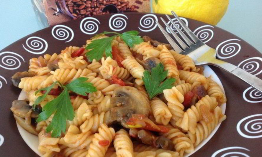 Рецепт пасты в томатном соусе с грибами