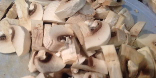 паста в томатном соусе с грибами