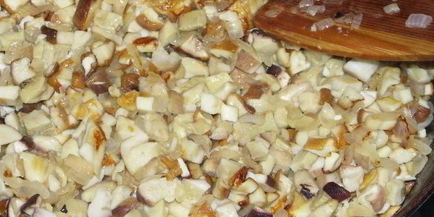 спагетти с белыми грибами и болгарским перцем