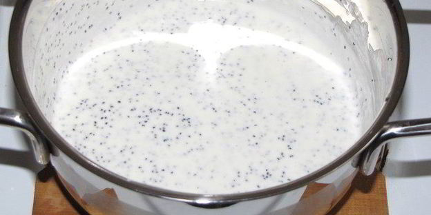 спагетти с грибами под сметанно-маковым соусом