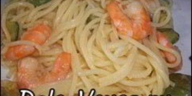 спагетти с креветками и цукини