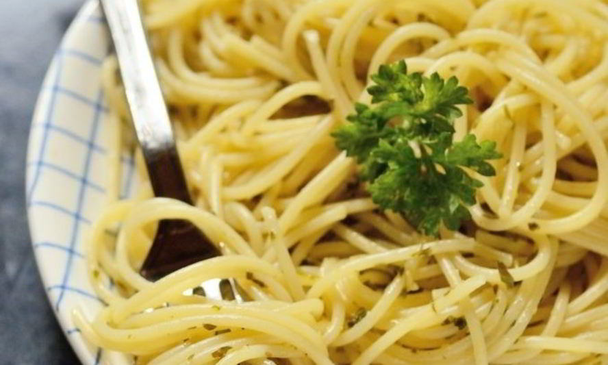 Рецепт спагетти с петрушкой и чесноком