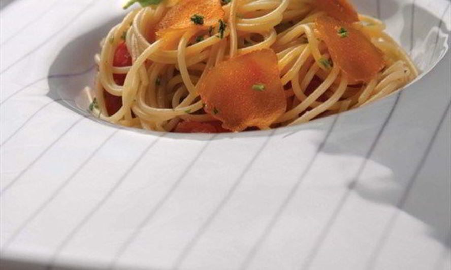 Рецепт спагетти с помидорами черри и боттаргой