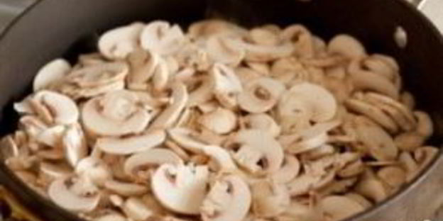 спагетти с шампиньонами