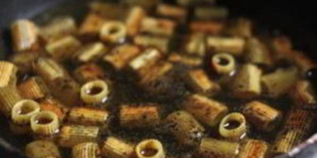 жареные макароны