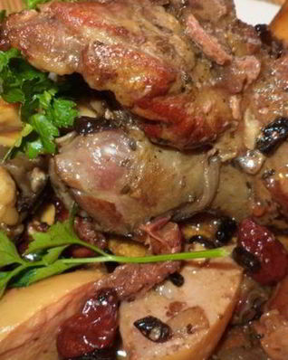 Баранина, тушенная с барбарисом