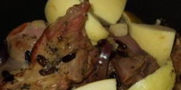 баранина, тушенная с барбарисом