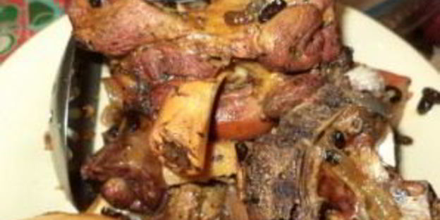 баранина, тушенная с барбарисом