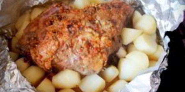 баранина, запеченная с картофелем