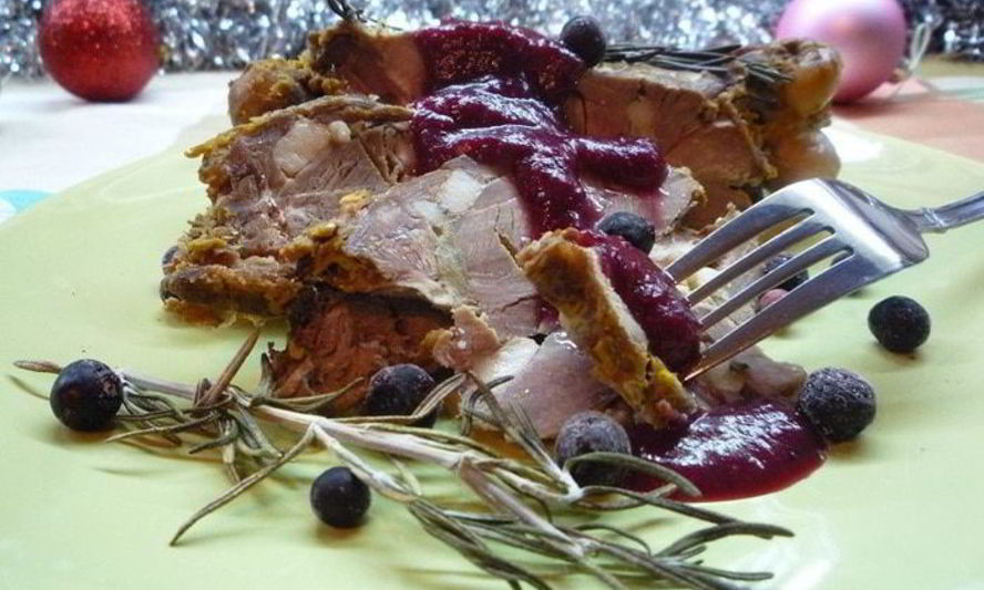 Рецепт бараньей ноги в духовке с розмарином и клюквенным соусом