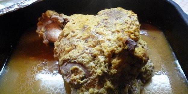 баранья нога в духовке с розмарином и клюквенным соусом