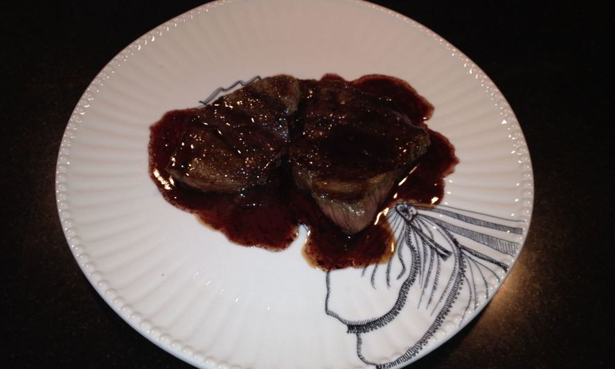 Рецепт бифштекса с подливкой из красного вина