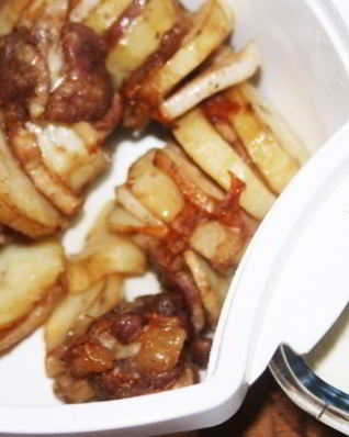 Кебаб из молодого картофеля со свиной грудинкой на мангале