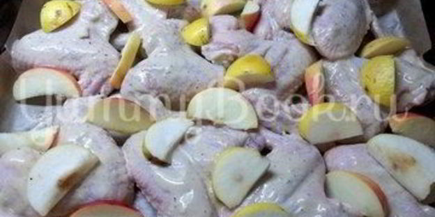 крылышки с яблоками запеченные в духовке