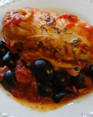 Куриная грудка с маслинами