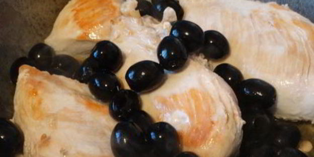 куриная грудка с маслинами