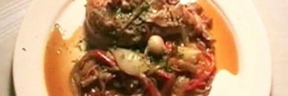 Куриная грудка с перцем и беконом