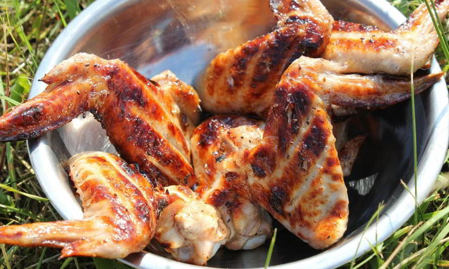 Рецепт куриных крылышек на мангале