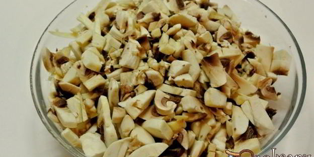 куриные сердечки с овощами в сметане