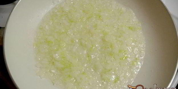 куриные сердечки с овощами в сметане