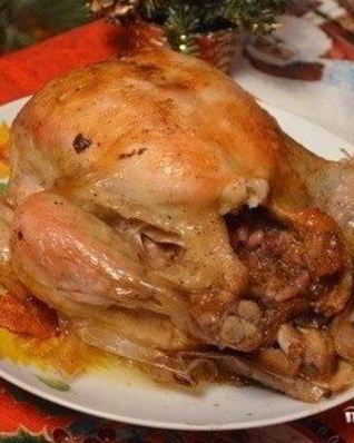 Курица, фаршированая гранатом и сыром