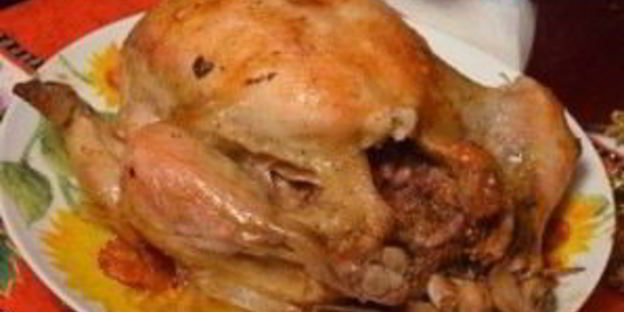 курица, фаршированая гранатом и сыром