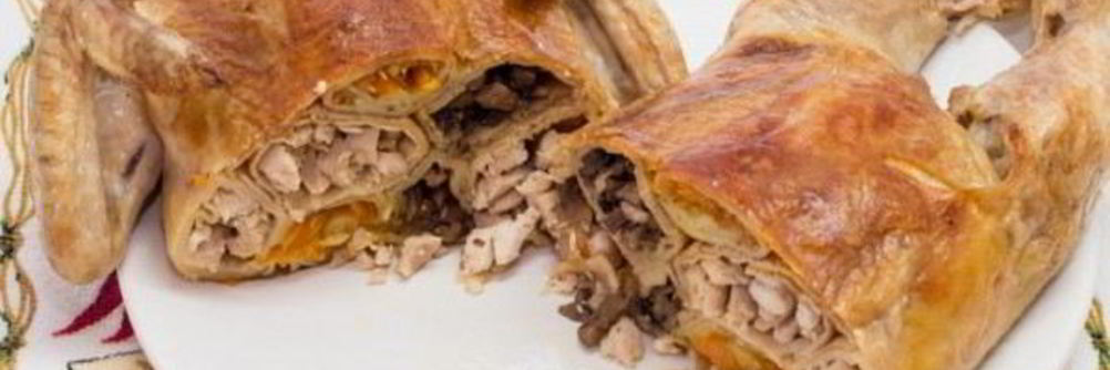 Курица фаршированная блинами