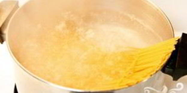 курица с макаронами и томатно-сливочным соусом