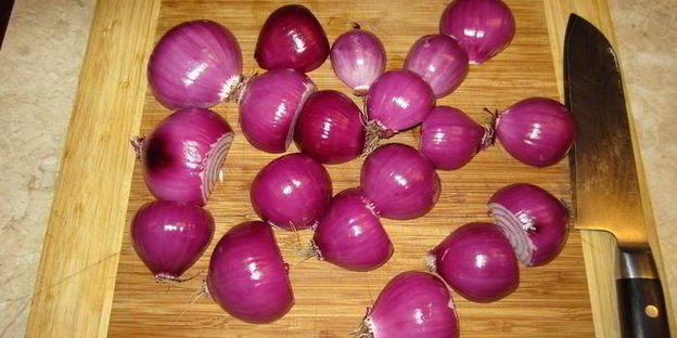 курица, тушенная с луком