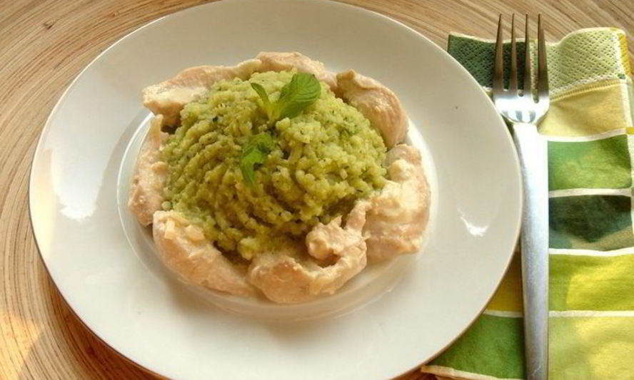 Рецепт курицы в сливочном соусе с зеленым рисом