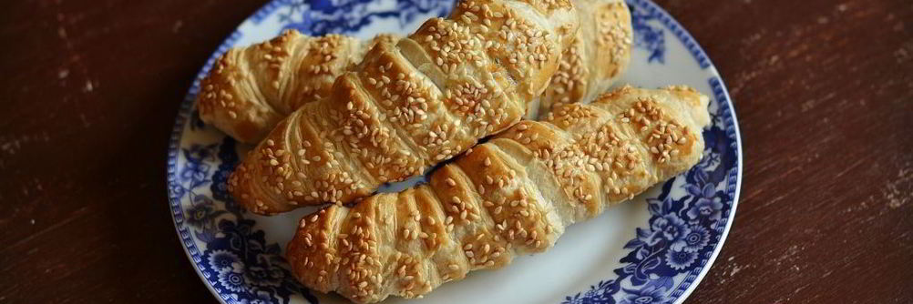 Курица в слоеном тесте