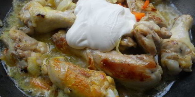 курица в сметанном соусе