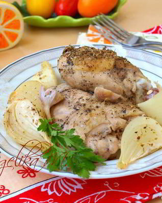 Курица запеченная с луком в духовке