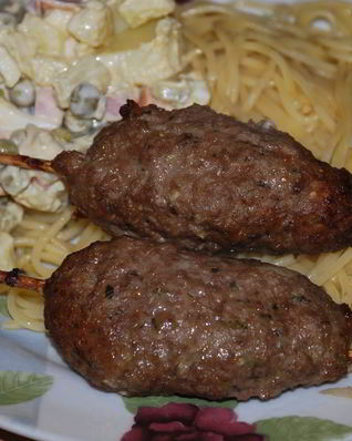 Люля-кебаб в электрошашлычнице