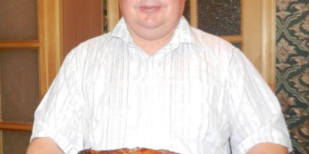 праздничный гусь, фаршированный яблоками с клюквой