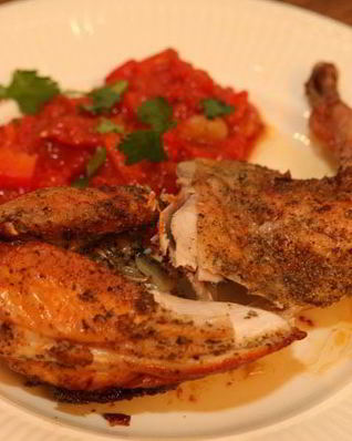 Цыпленок с соусом из помидоров и перца