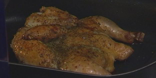 цыпленок с соусом из помидоров и перца