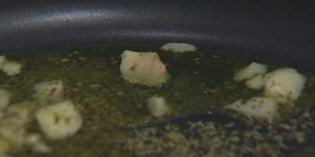 цыпленок с соусом из помидоров и перца