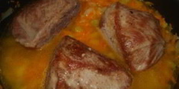 тушеная телятина с подливкой