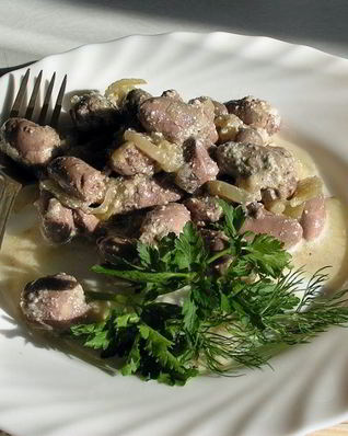 Тушеные индюшиные сердечки