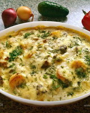 Утиная грудка, запеченная с лесными грибами под соусом бешамель по-царски