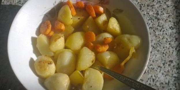 утиная грудка, запеченная с лесными грибами под соусом бешамель по-царски