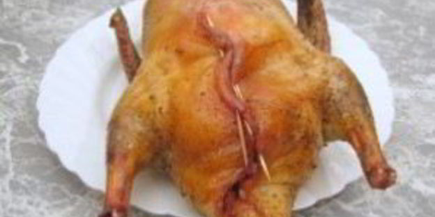 утка, фаршированная грибами и картофелем