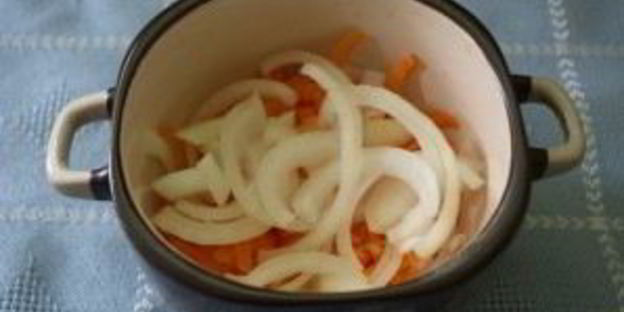 вкусное мясо в горшочках