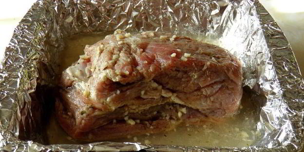 запеченная свиная шейка в духовке