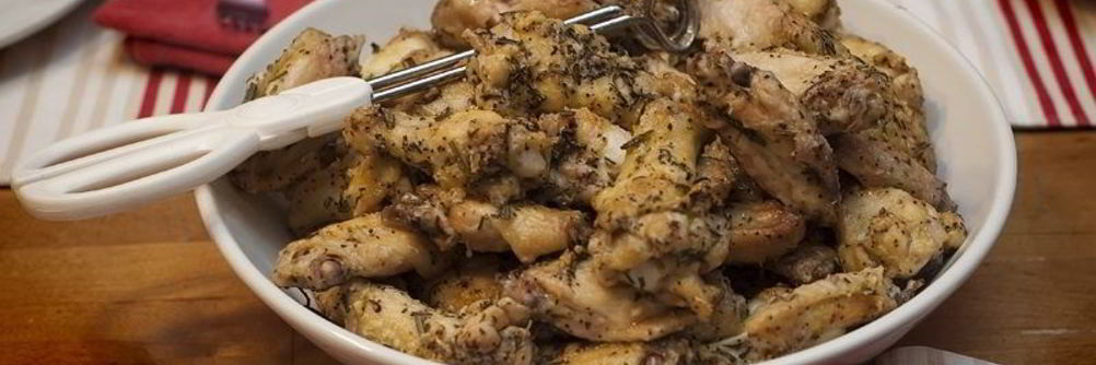 Запеченные куриные крылышки с розмарином