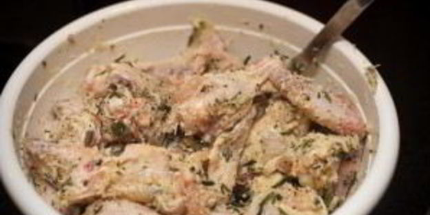 запеченные куриные крылышки с розмарином