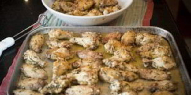 запеченные куриные крылышки с розмарином