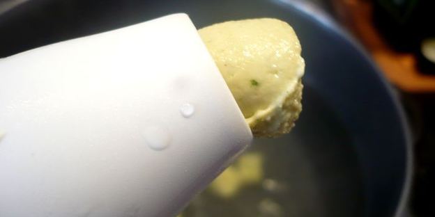 ньокки с базиликом под соусом из грецкого ореха